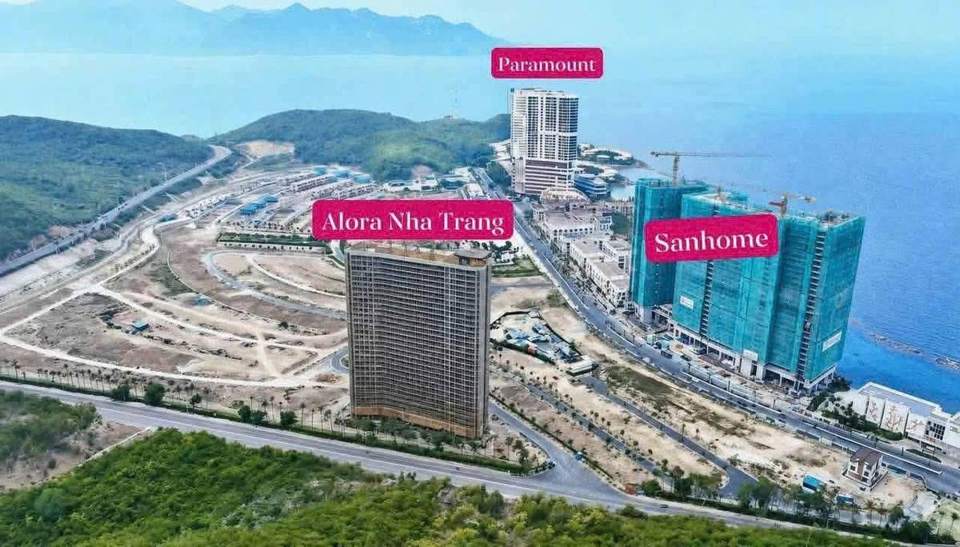Toà Alora Nha Trang trên thực địa, bên cạnh Paramount và Sanhome
