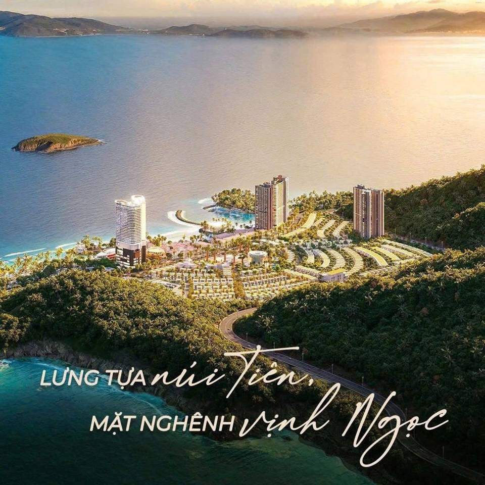Libera Nha Trang, lưng tựa núi Tiên, mặt nghênh vịnh Ngọc