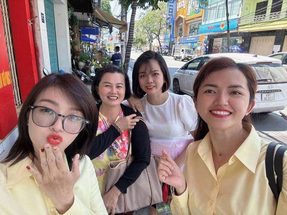 Niềm vui sau một ngày làm thủ tục