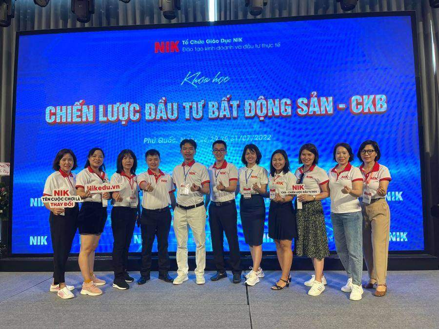 Cùng các bạn học khoá CKB